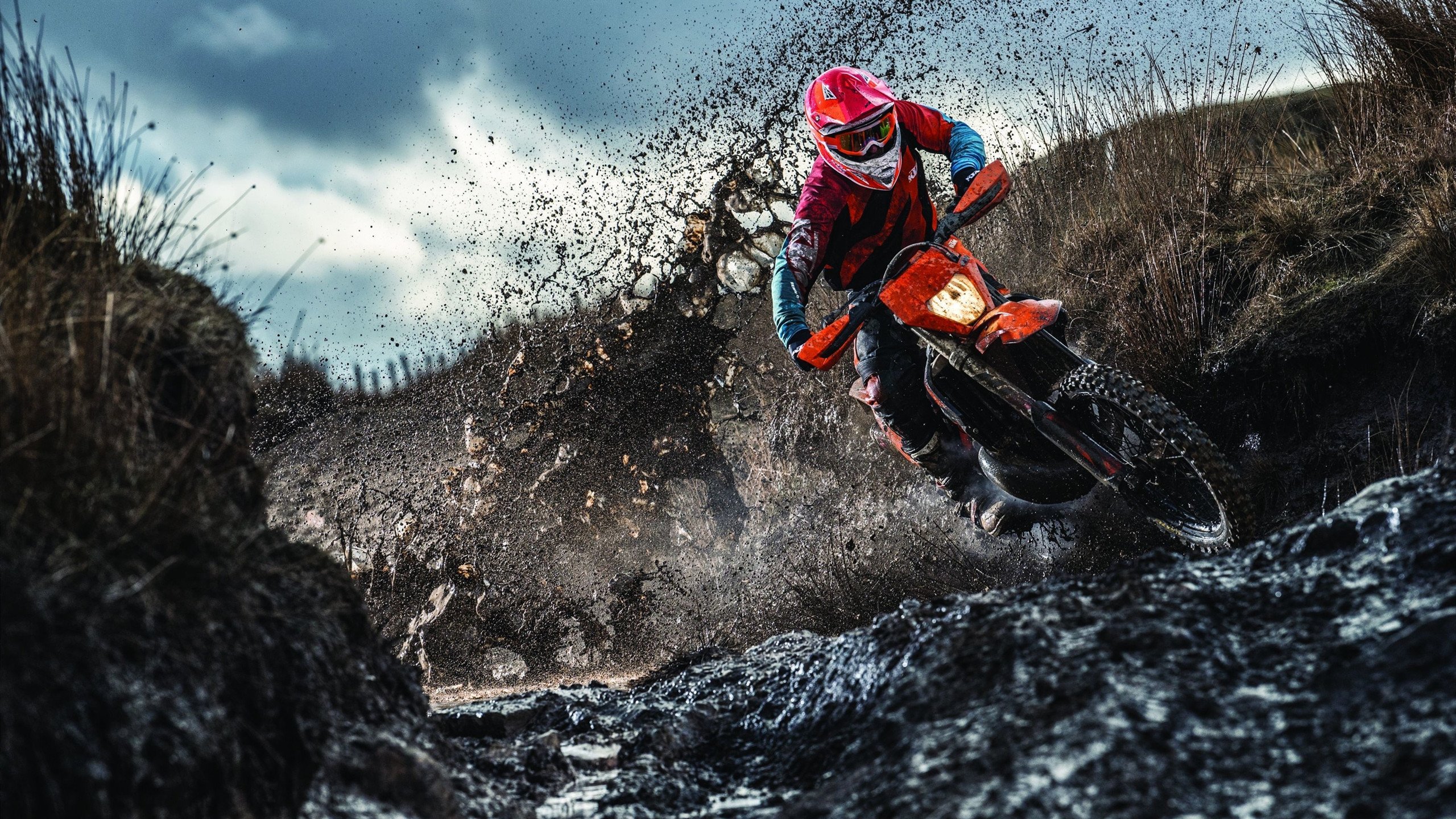 AYX GAMING-球员比赛中展现良好视野多次送出威胁传球成为进攻枢纽核心，球员对球场上所发生的事实问题